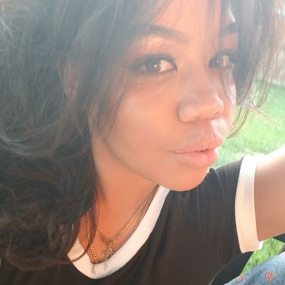 Meet your Posher, Kayla - Picture 1 of 1